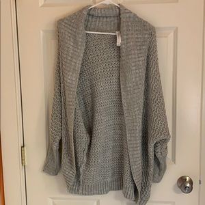 Comfy Gray Sweater from Aero!